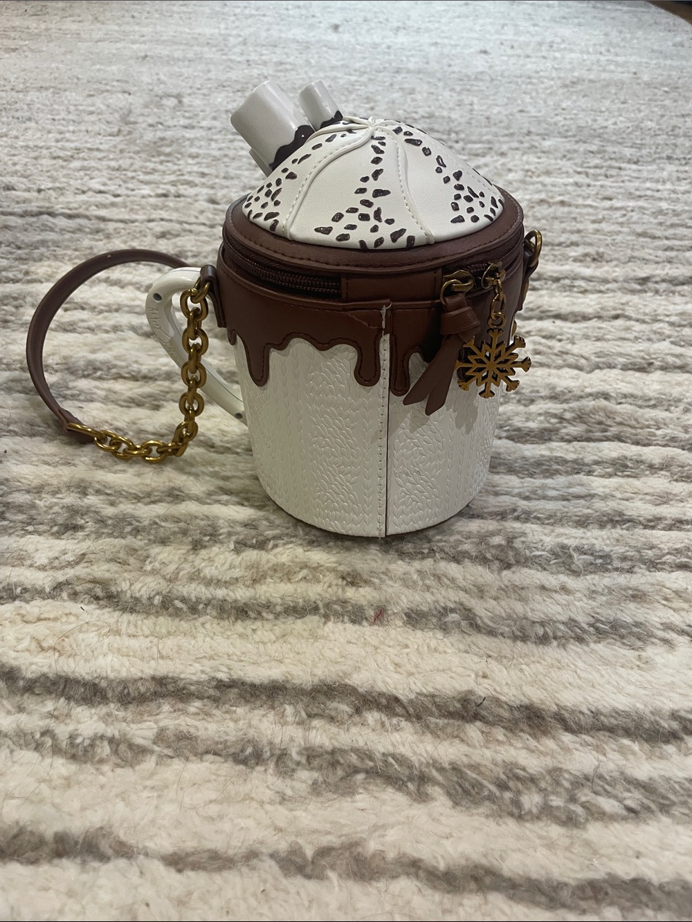 Betsey Johnson purse - Picture 2 of 5